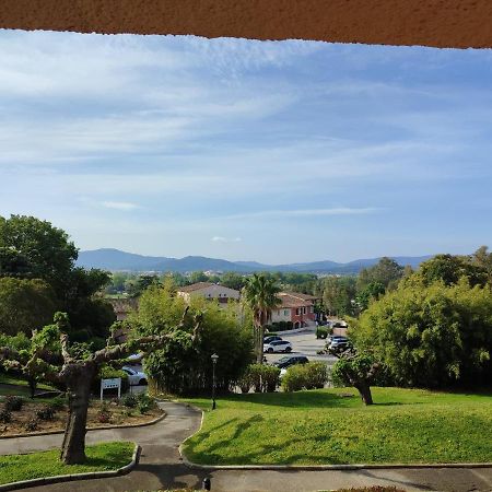 Chez Adriana Studio Proche Mer Avec Piscine Grimaud Exteriör bild
