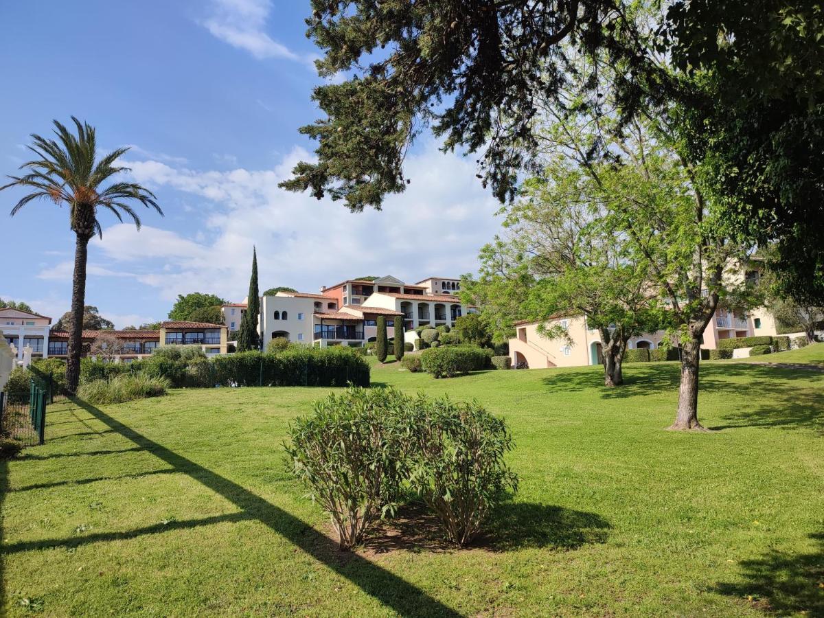 Chez Adriana Studio Proche Mer Avec Piscine Grimaud Exteriör bild